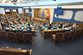 Poslanici danas o kandidatima za sudije Ustavnog suda i razrješenju Šćekića