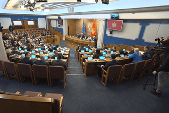 Živković: Situacija u Zeti na ivici eskalacije, najavljuju 'krvave obračune'; Mandić: Cijeli dan ovdje radim, ne znam detalje