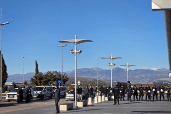 Velike policijske snage ispred Aerodroma, Zećani hoće razgovor sa Spajićem