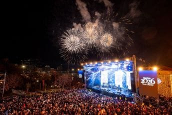 (FOTO/VIDEO) Veličanstven doček Nove godine u Budvi uz Aca Pejovića i spektakularni vatromet