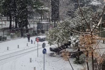 Zima ne popušta: Snijeg na sjeveru, oblačno na jugu, jak vjetar širom zemlje