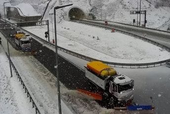 Pogledajte kakvo je stanje na auto-putu (VIDEO)