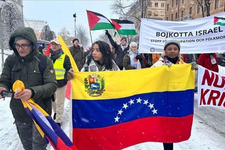 Protesti u Švedskoj protiv američkih napada na Venecuelu i izraelskih napada na Gazu Protesti u Švedskoj protiv američkih napada na Venecuelu i izraelskih napada na Gazu