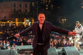 (FOTO/VIDEO) Trijumfalna završnica novogodišnjeg programa uz Sergeja Ćetkovića, Saru Jo i Lexington: Evo kako je sinoć bilo u Budvi