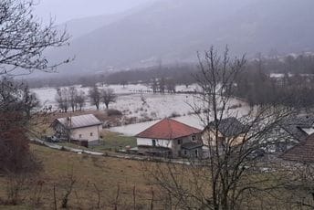Plav: Izlila se rijeka Ljuča, voda prijeti kućama