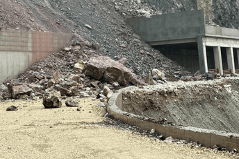 Odron na Sokolovini, saobraćaj u prekidu na putu Mojkovac - Đurđevića Tara