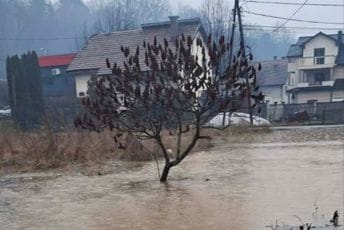 Bijelo Polje: Izlilo se više potoka; Moračanin: Ima kritičnih tačaka, ekipe rade sve što mogu