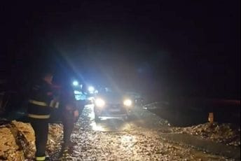 Šavnik: Tursiti satima čekali da izađu iz sela, evakuisali ih vatrogasci