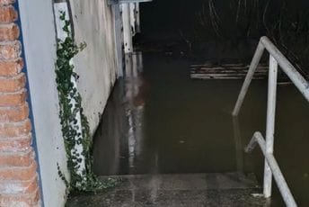 Danilovgrad: Voda došla do kuća, mještani morali da napuste domove