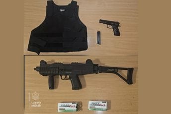 Nikšić: Uhapšena dva operativno interesantna lica, oduzeti pancir, pištolj i automatski startni pištolj