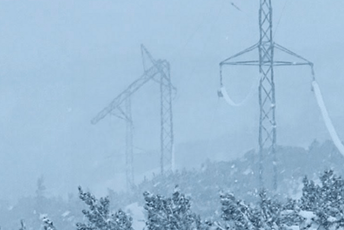 Nepogode na Durmitoru: Slomljen stub dalekovoda, popravka trenutno nije moguća