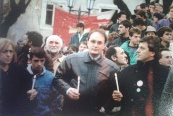 Prije 35 godina na Cetinju su prvi put nalagana dva badnjaka