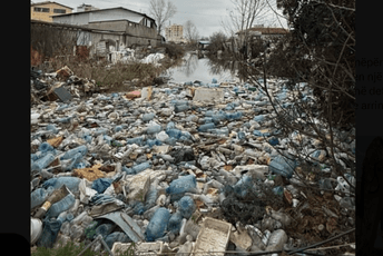 Rama: Tako je to kad se domovina voli samo na stadionu, a otpad se baca svuda unaokolo