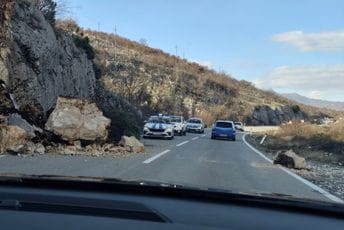 Veliki odron na putu Danilovgrad-Nikšić: Saobraćaj se odvija naizmjenično