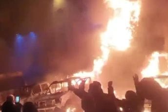 (VIDEO) Protesti u Iranu: Zapaljene zgrade vlade, ne radi internet  ni telekomunikacije