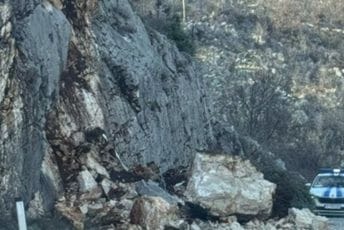 Odron kod Drenoštice, saobraćaj otežan