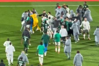 Nigerija izbacila Alžir: Zidan kiksao kod oba gola, pa izazvao haos po završetku utakmice