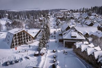 SNP Žabljak: Nakon političke trgovine sa zastavama i manipulacija oko Trga, Durmitorska inicijativa udara na ono najosjetljivije – na kuću i ognjište