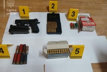 U Baru uhapšene dvije osobe, bili pozitivni na kokain: Oduzeto pet komada vatrenog oružja