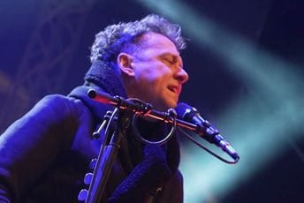 (FOTO/VIDEO) Veče ispunjeno emocijama: Podgorica pjevala uz Teodoru i Dženana