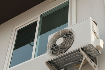 Podgorica: Krao klimu sa kuće, pa pretukao vlasnika kad je pokušao da ga zaustavi