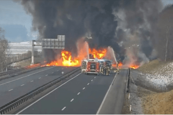 Sudar kombija i cistijerne u Sloveniji: Vozila se zapalila, jedna osoba poginula, dvije povrijeđene