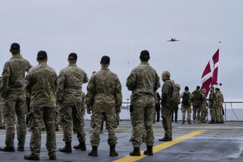Više evropskih zemalja tokom noći poslalo vojnike na Grenland, oglasio se i Makron
