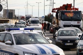 Uprava policije apeluje na organizatore: Okupljanja i blokade puteva moraju biti prijavljene u skladu sa zakonom
