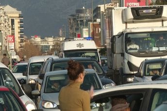 Još jedan protest u Podgorici: Mještani Malog brda blokirali saobraćaj na pola sata
