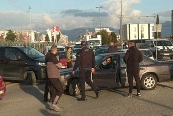 Zbog neprijavljenog skupa: Policija će procesuirati 18 lica zbog blokade saobraćaja
