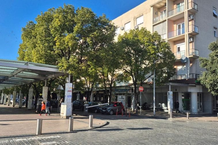 Sumnjive naljepnice sa QR kodovima i dalje na javnim površinama Podgorice: VDT policiji dalo usmeni nalog, oni još utvrđuju o čemu je riječ Sumnjive naljepnice sa QR kodovima i dalje na javnim površinama Podgorice: VDT policiji dalo usmeni nalog, oni još utvrđuju o čemu je riječ