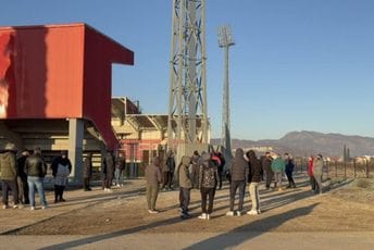 Počeo protest građana protiv rušenja reflektora stadiona u Donjoj Gorici