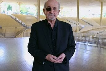 Salman Ruždi prvi put javno o napadu iz 2022: Previše sam star da bih mario