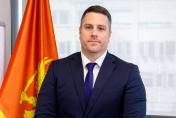 Ražnatović podnio ostavku, Vlada je prihvatila