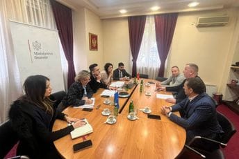 Ministarstvo finansija započelo dijalog sa prevoznicima: Iznijeli ključne izazove i predloge za unapređenje uslova poslovanja