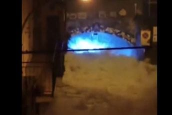 Oluja "Hari" zahvatila Siciliju i Maltu: Talasi kao cunami, nosili sve