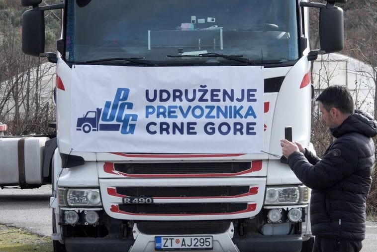 Trajaće do četvrtka: Sjutra na našim granicama počinje blokada teretnog saobraćaja