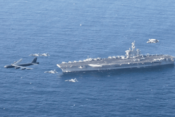 Raste mogućnost vazdušnog napada na Iran: Američki nosač aviona sa tri razarača stigao u vode Bliskog istoka