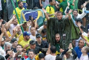 Grom udario među ljude tokom protesta za Bolsonara, povrijeđeno 89 osoba (VIDEO)