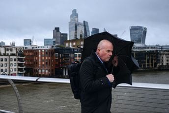 Oluja Čandra pogodila Veliku Britaniju: Obilne padavine i jak vjetar ometaju saobraćaj, zatvorene škole u Sjevernoj Irskoj