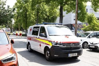 Stravičan zločin u Austriji: Nađen dječak prerezanog vrata, uhapšena majka