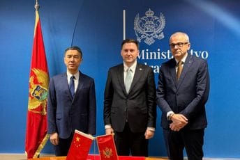 Ambasada NR Kine u Crnoj Gori donirala defibrilatore Zavodu za hitnu medicinsku pomoć