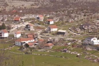 Mještani Kuča protiv izgradnje kamenoloma; Zečević: Očekujemo analizu o zagađenju sredine neophodnu za početak radova Mještani Kuča protiv izgradnje kamenoloma; Zečević: Očekujemo analizu o zagađenju sredine neophodnu za početak radova