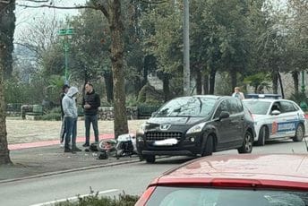 Udes kod Skupštine: Oboren motociklista