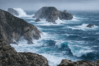 Talasi na Jadranu juče dostizali visinu od čak osam metara