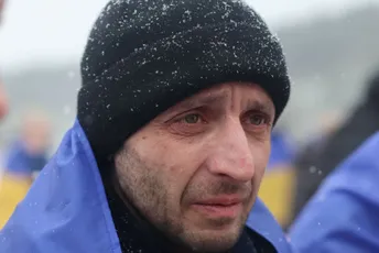 (FOTO/VIDEO) Dirljive scene: Oslobođeni ukrajinski zarobljenici stigli kući