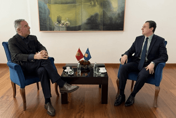 Đukanović se sastao s Kurtijem: Čestitao mu nedavnu izbornu pobjedu