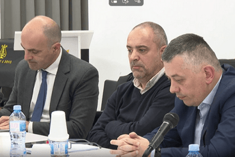 Grupa zaposlenih RTCG: Pojedincima uz platu i nadoknade i do 500 eura