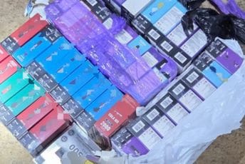Policija na GP Vraćenovići kontrolisala autobus: Kod putnika pronašli eletronske cigarete vrijedne oko 3.200 eura