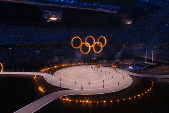 Spektakularno otvaranje ZOI Milano - Kortina: U toku je defile sportista, i to čak na četiri različite lokacije